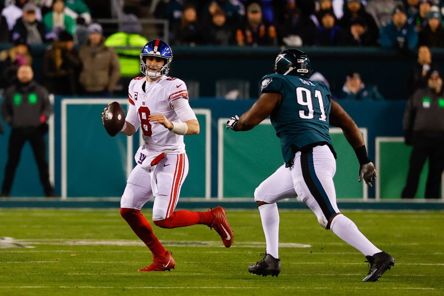 New York Giants Host Seattle Seahawks in Monday Night Clash: Barkley “Doubtful” for Monday’s Tilt